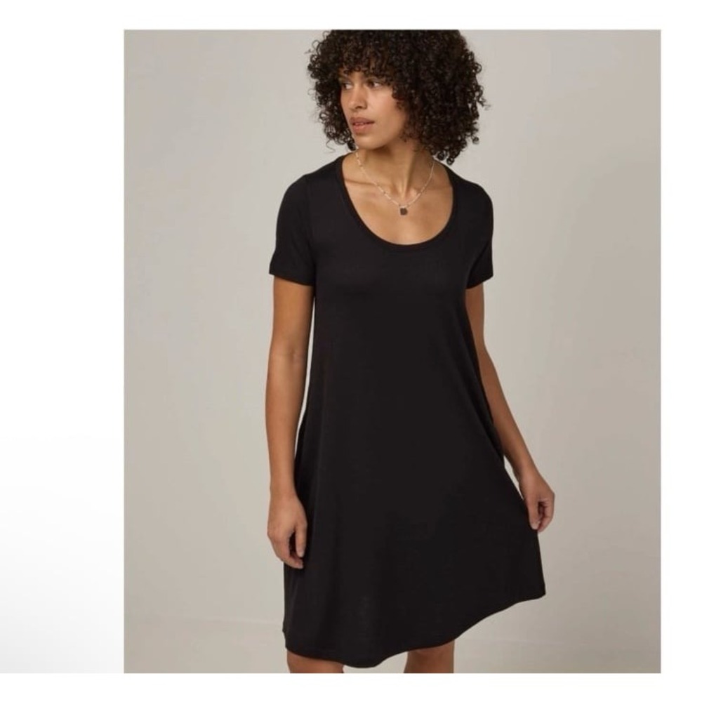 Wool& Black Short Sleeve Knee-Length T-Shirt Dress Maggie large